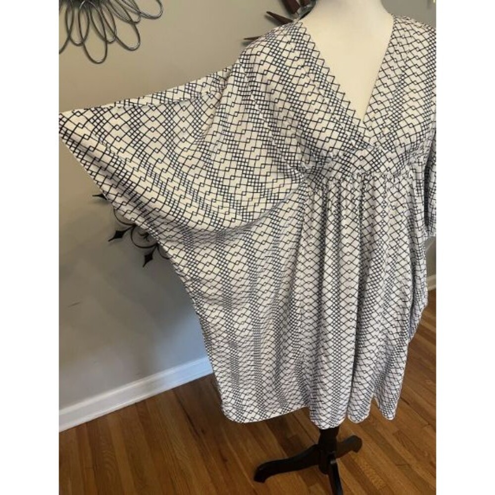 Ava Sky Hawaii Geo Caftan/ Dress Kimono Sleeves - Size Medium